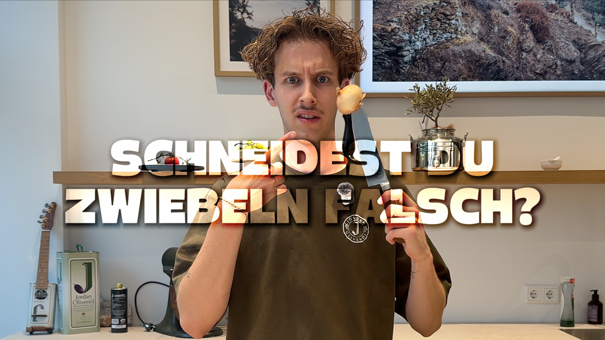 Zwiebeln richtig schneiden: längs oder quer macht den Unterschied