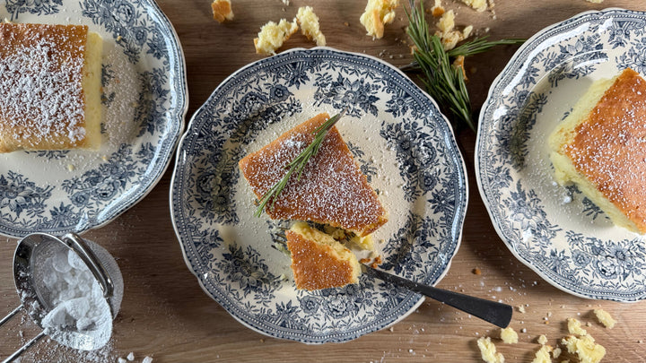Zitronenkuchen mit Olivenöl & Rosmarin – mediterraner Genuss aus dem Ofen