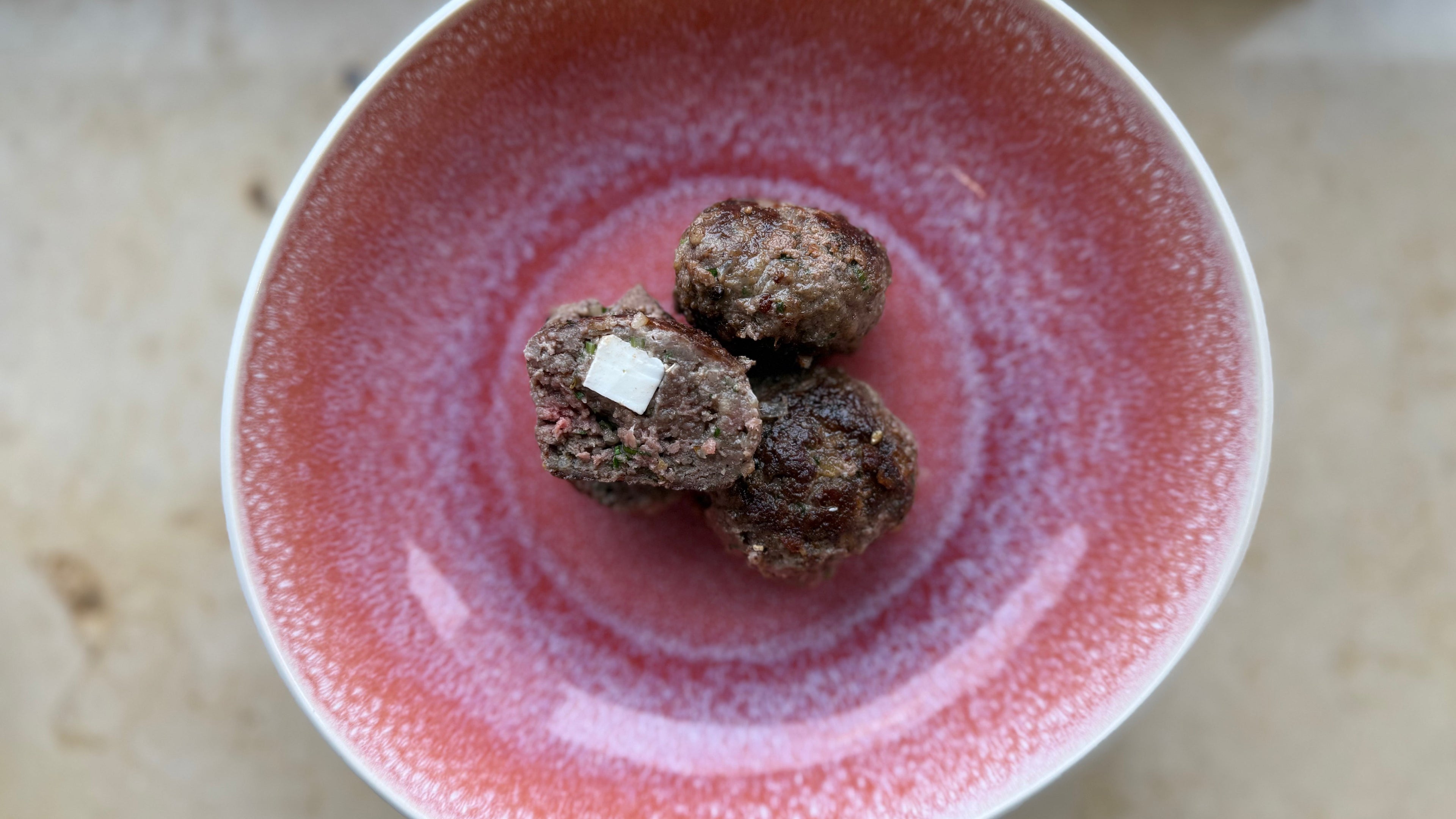 🥩 Bifteki: Der gefüllte Klassiker der griechischen Küche