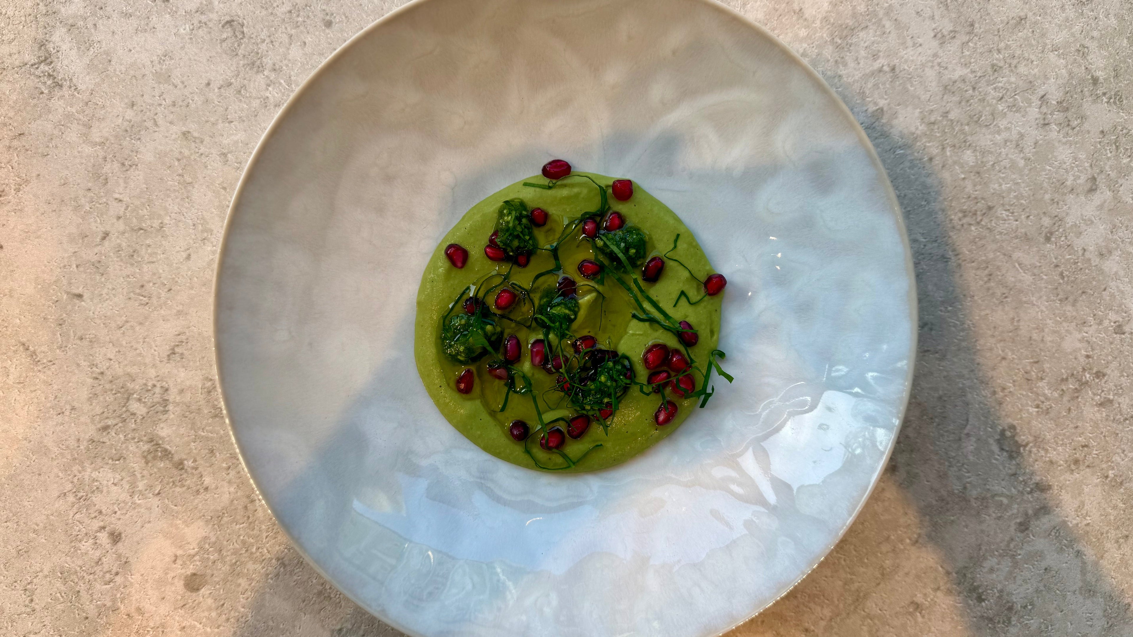 🌱 Bärlauch-Hummus: Frühlingsfrische für deine Ostertafel
