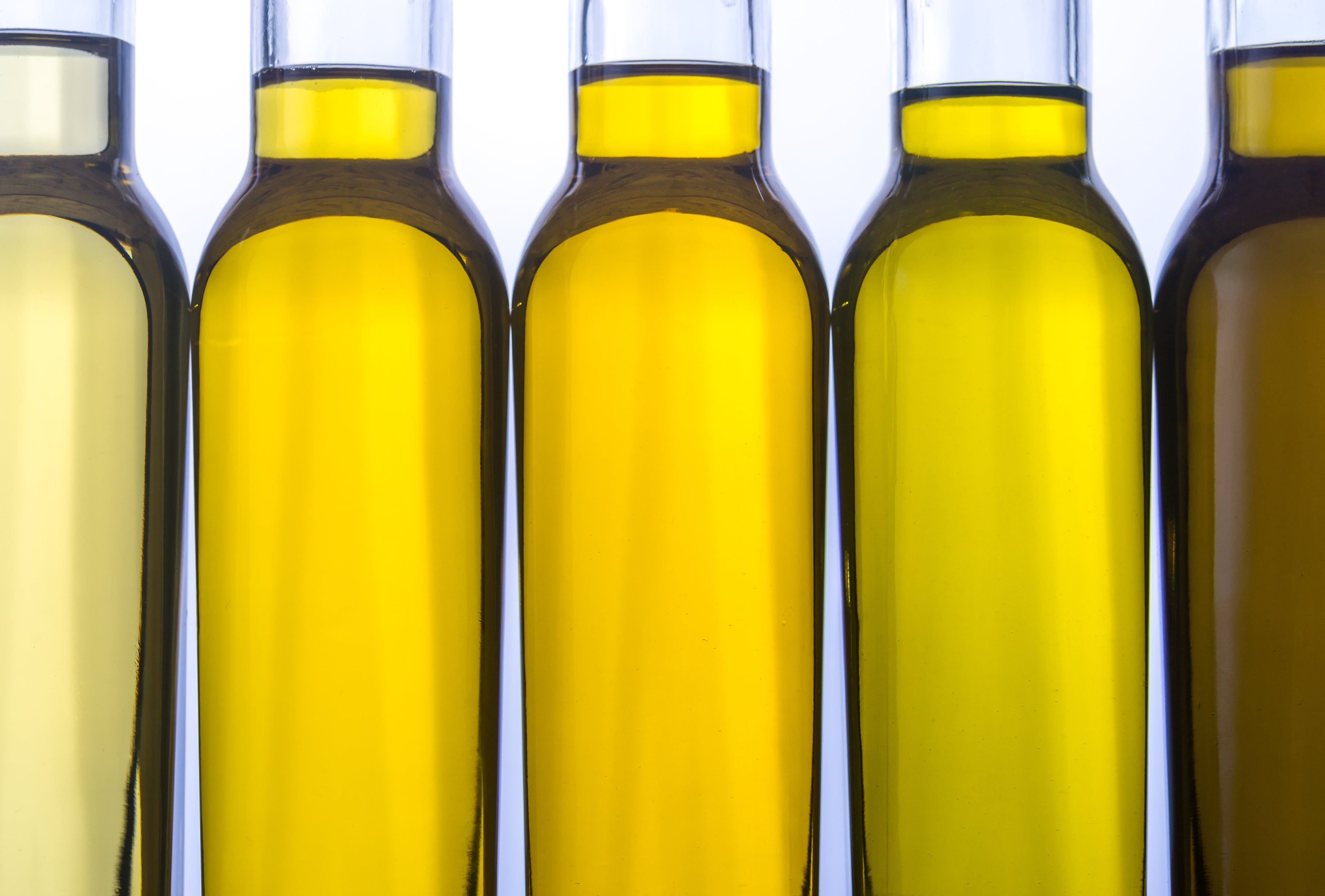Die Farbe des Olivenöls: Was Sie darüber wissen sollten