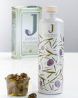 Jordan Original Keramikflasche - matt weiß mit bunten Symbolen - 500 ml - inkl. Holzdeckel mit Ausgießer