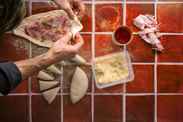 In Pizza we crust - Buch - von Hubertus Tzschirner & Daniel Esswein