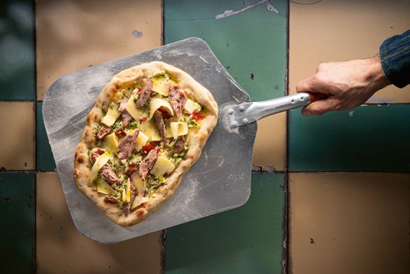 In Pizza we crust - Buch - von Hubertus Tzschirner & Daniel Esswein